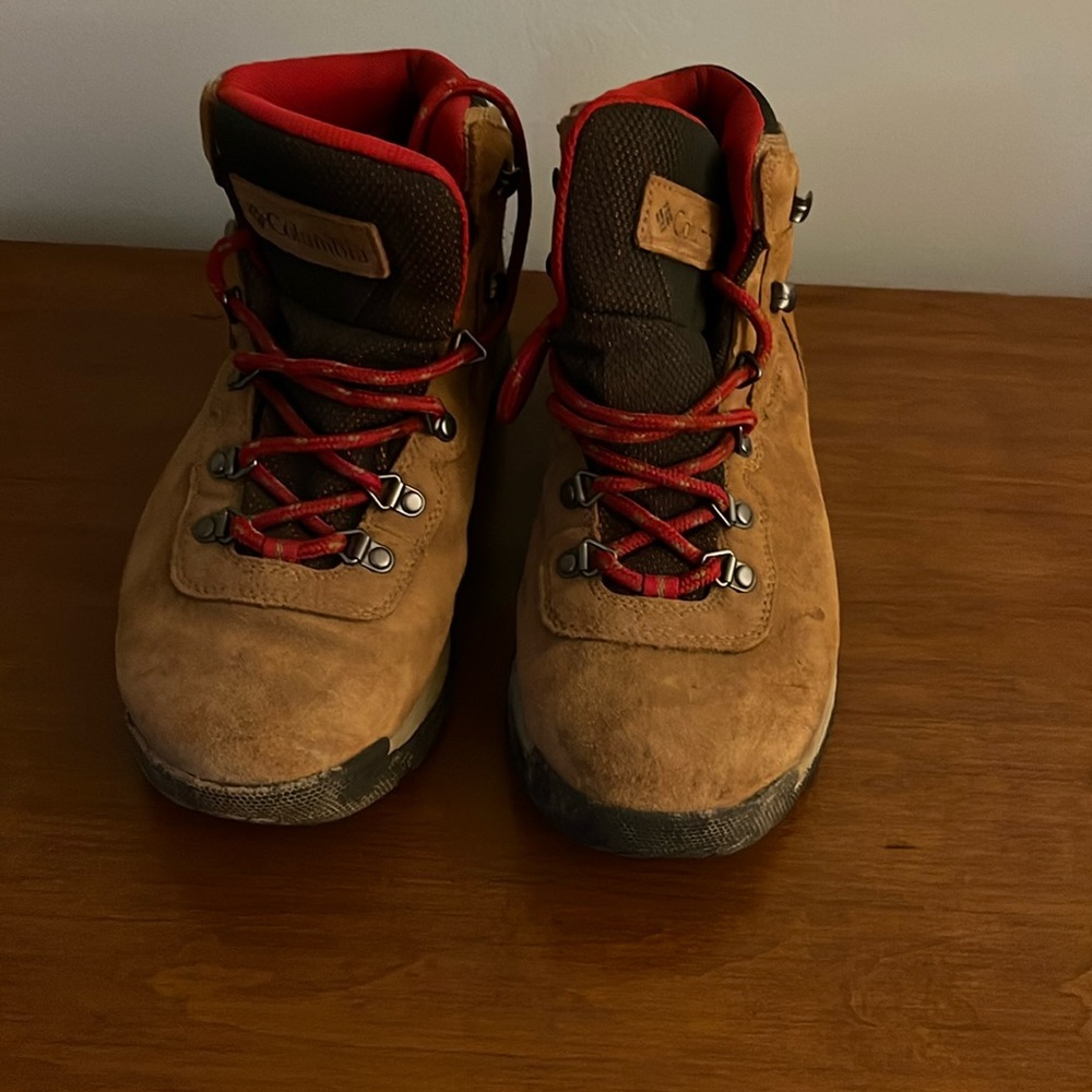 Columbia Hiking Boots - women’s 10, vintage style.